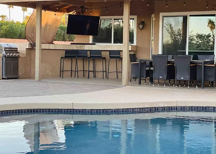 Pool Paradise Loc! Holiday home